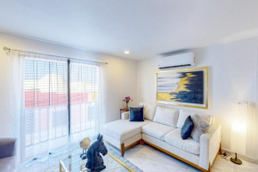 Alina 203a @ Morgan Residences